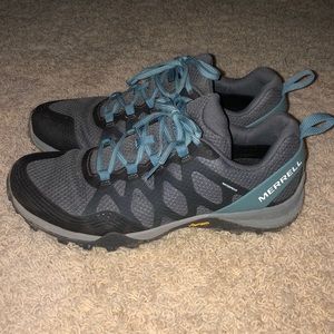 Merrell sneaker size 9.